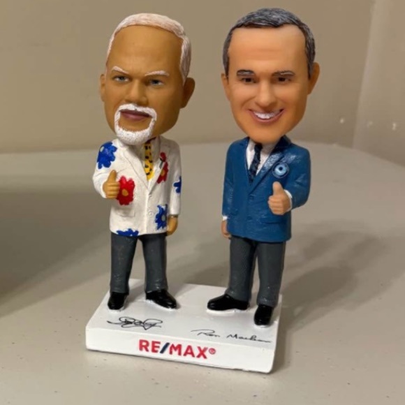 Bobblehead Don Cherry and Ron MacLean. RE/MAX. Colorful Suits. Collectible - Picture 1 of 3